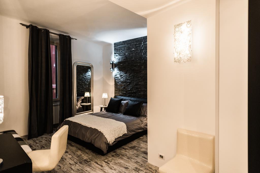 Trevi & Pantheon Luxury Rooms Rzym Pokój zdjęcie