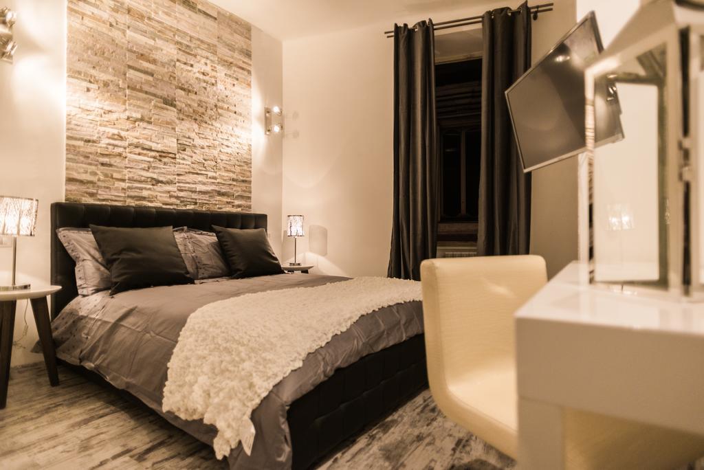Trevi & Pantheon Luxury Rooms Rzym Pokój zdjęcie
